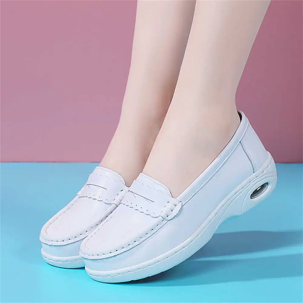 Zapatos de tacón de suela blan - Sewing Industry reseña y precio